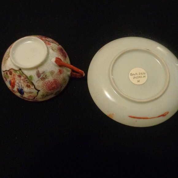 VINTAGE ASIAN PAINTED PORCELAIN CUP & SAUCER - Picture 6 of 8